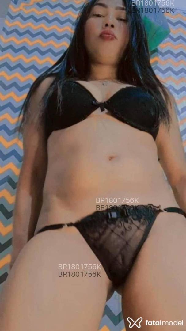 Acompanhante mulher morena (o) de olhos pretos em Virtual Acompanhante mulher morena (o) de olhos pretos em Virtual - Laís