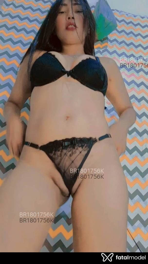 Acompanhante mulher morena (o) de olhos pretos em Virtual Acompanhante mulher morena (o) de olhos pretos em Virtual - Laís