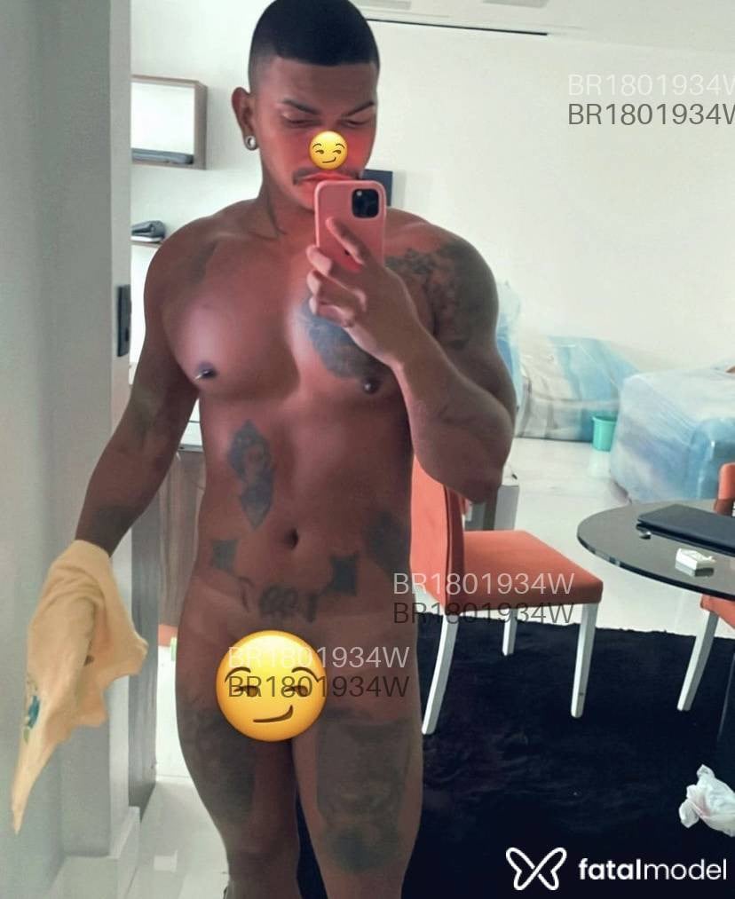 Acompanhante homem morena (o) de olhos castanhos em Belém - Dennys