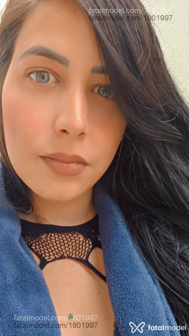 Acompanhante mulher morena (o) de olhos azuis em Assis - Clara