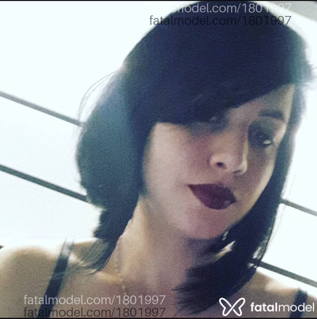 Acompanhante mulher morena (o) de olhos azuis em Marília - Clara