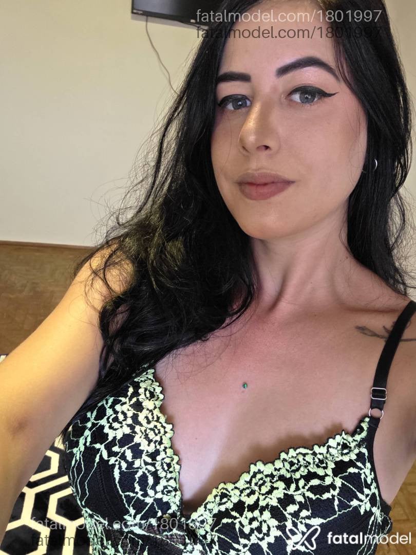 Acompanhante mulher morena (o) de olhos azuis em Bauru - Clara