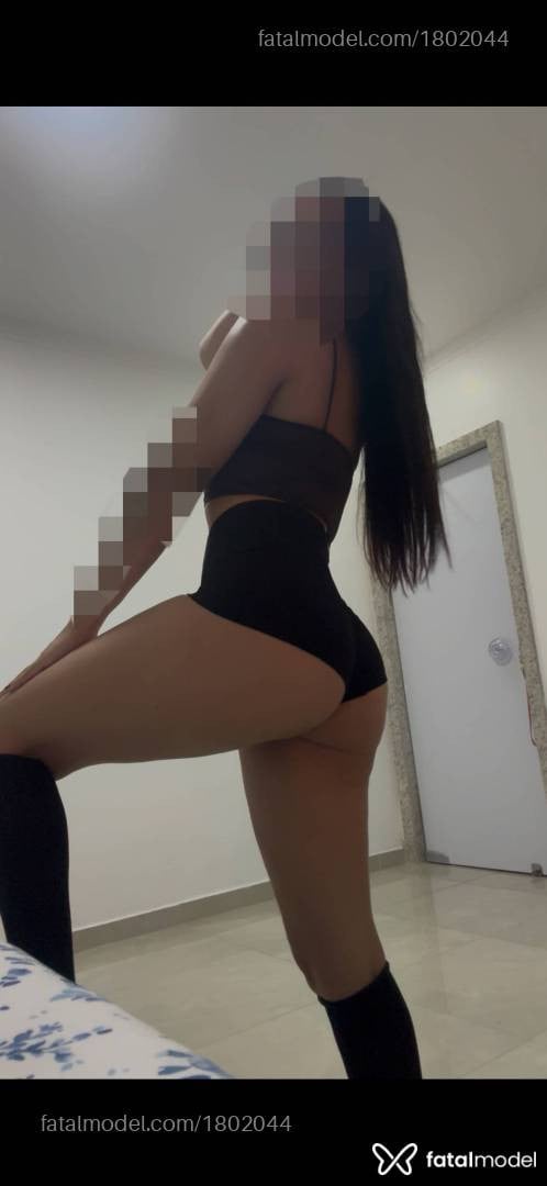 Acompanhante mulher morena (o) de olhos castanhos - Rebeca Naomi Acompanhante mulher morena (o) de olhos castanhos - Rebeca Naomi