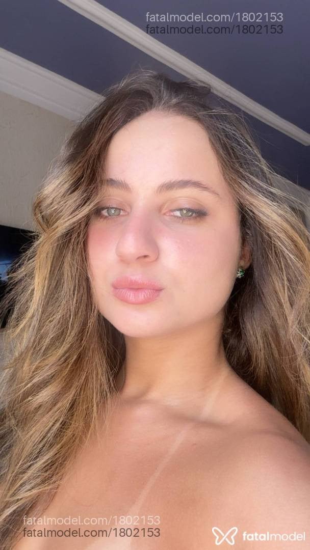 Acompanhante mulher loira (o) de olhos verdes - Helen