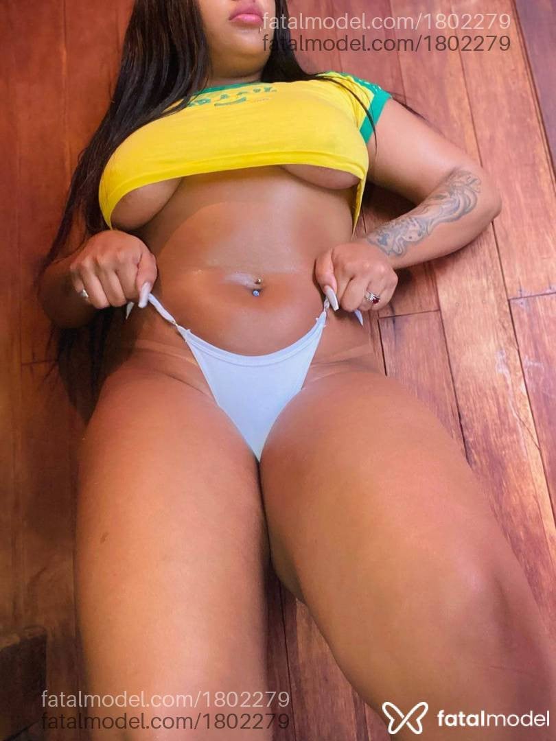 Acompanhante mulher morena (o) de olhos castanhos - índiamorena