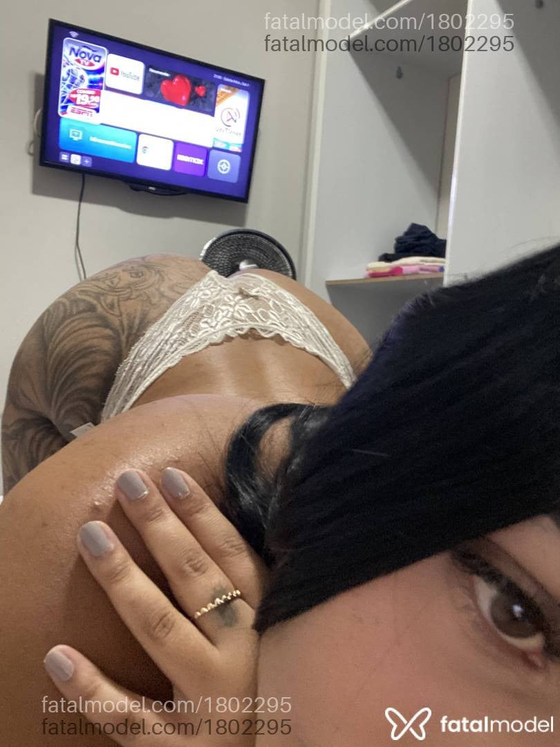 Acompanhante mulher com cabelo castanho de olhos castanhos - Carol