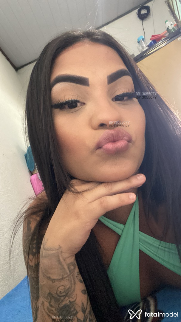 Acompanhante mulher morena (o) de olhos castanhos em Virtual Acompanhante mulher morena (o) de olhos castanhos em Virtual - Brenda