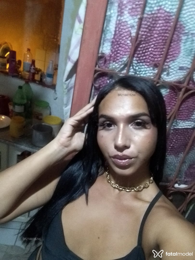 Acompanhante mulher trans morena (o) de olhos castanhos em Niterói - Julia Aguiar