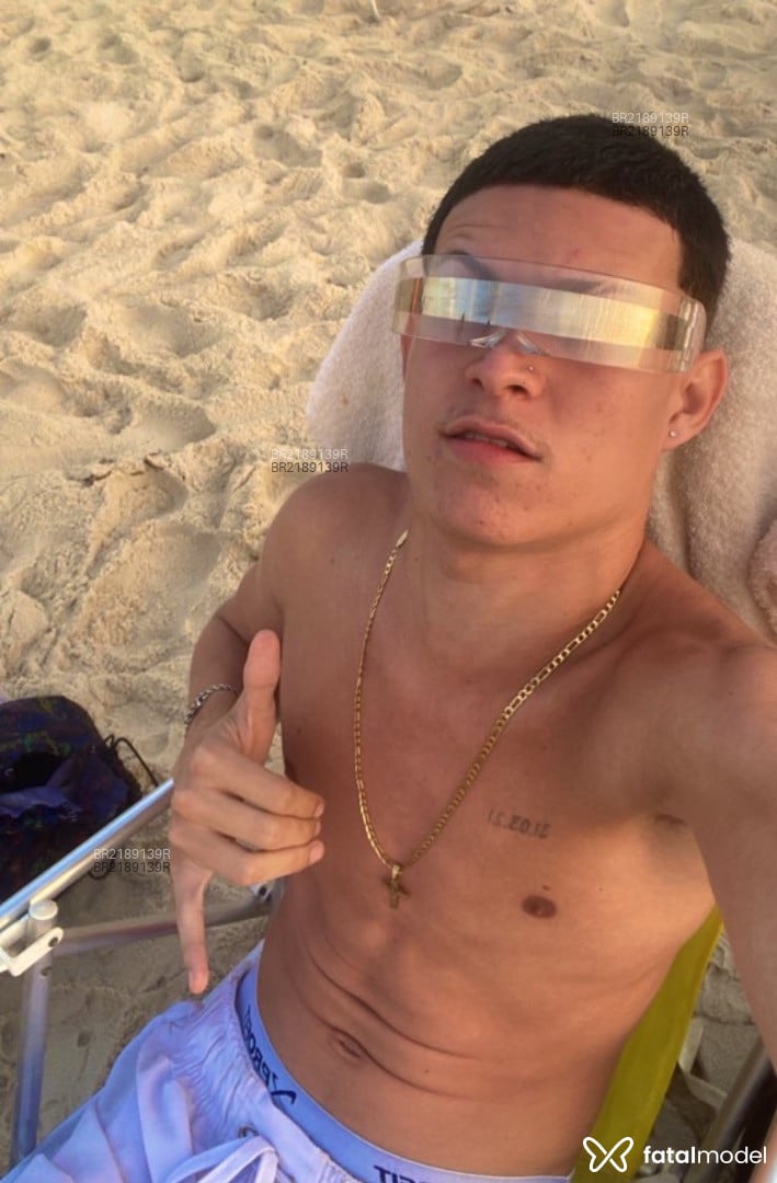 Acompanhante homem loira (o) de olhos verdes em Rio de Janeiro - Ricky