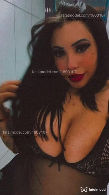 Acompanhante mulher morena (o) de olhos pretos em Virtual Acompanhante mulher morena (o) de olhos pretos em Virtual - Mel