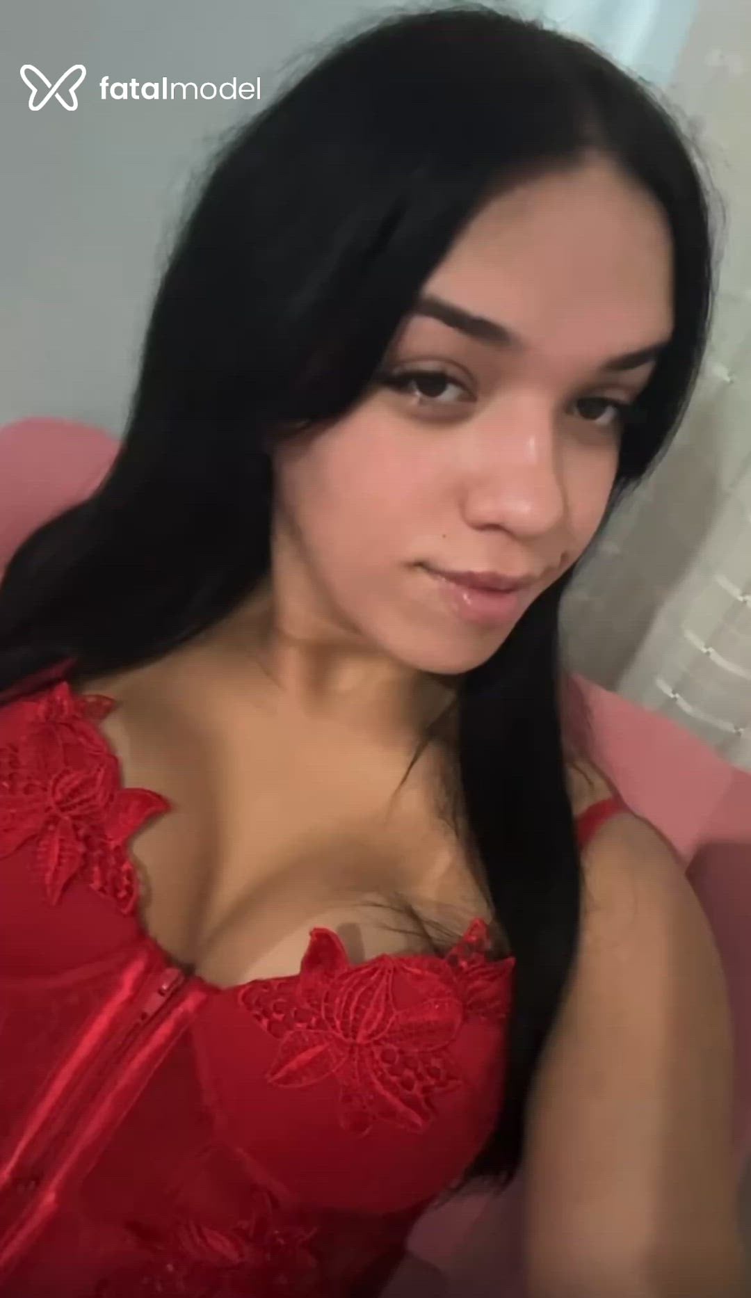 Acompanhante mulher trans morena (o) de olhos castanhos - Nimsay