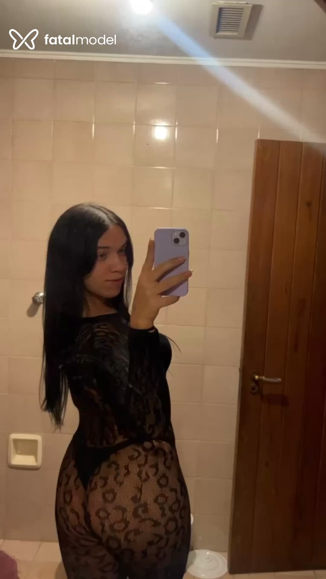 Acompanhante mulher trans morena (o) de olhos castanhos - Nimsay