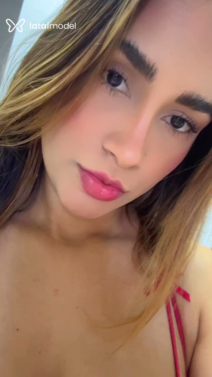 Acompanhante mulher com cabelo castanho de olhos pretos - Ariela