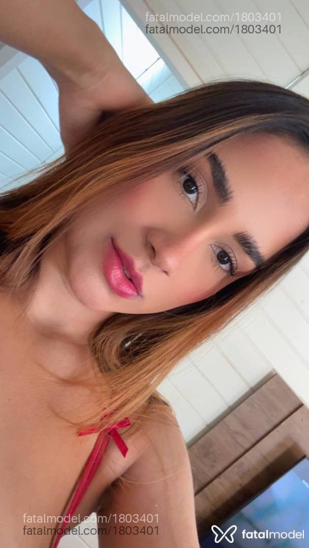 Acompanhante mulher com cabelo castanho de olhos pretos - Ariela