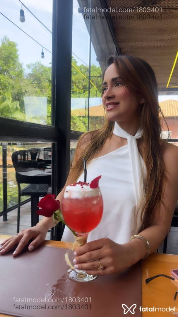 Acompanhante mulher com cabelo castanho de olhos pretos em Palmas - Ariela