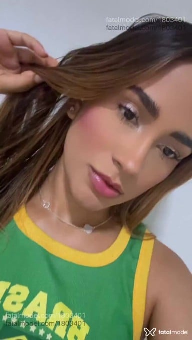 Acompanhante mulher com cabelo castanho de olhos pretos em Primavera do Leste - Ariela