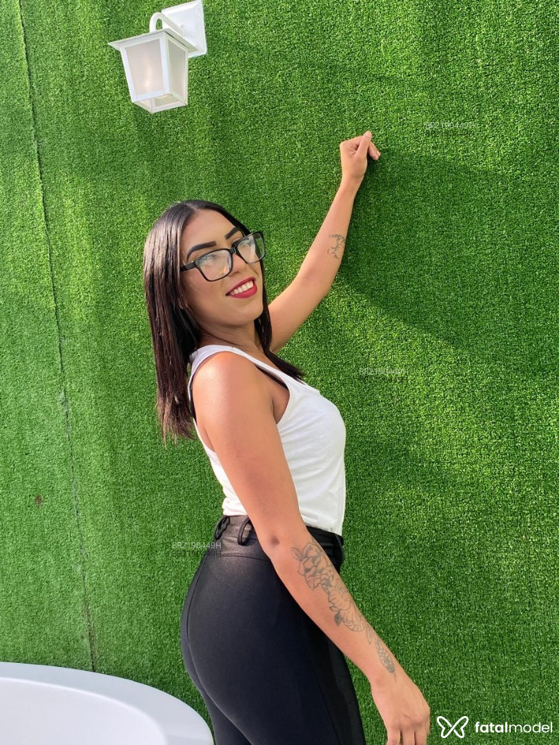 Acompanhante mulher morena (o) de olhos pretos em São Paulo Acompanhante mulher morena (o) de olhos pretos em São Paulo - Lolla