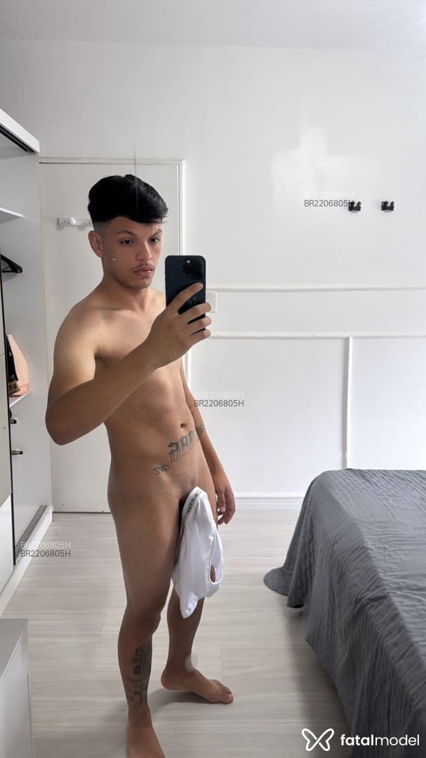 Acompanhante homem com cabelo castanho de olhos castanhos em São Paulo Acompanhante homem com cabelo castanho de olhos castanhos em São Paulo - Gustavo Almeida
