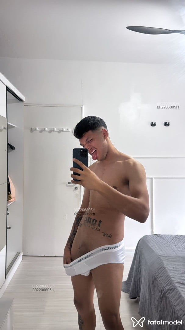 Acompanhante homem com cabelo castanho de olhos castanhos em São Paulo Acompanhante homem com cabelo castanho de olhos castanhos em São Paulo - Gustavo Almeida