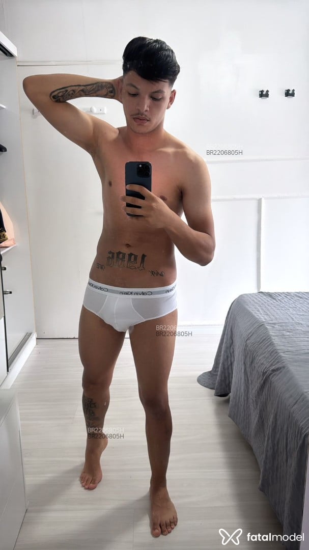 Acompanhante homem com cabelo castanho de olhos castanhos em São Paulo Acompanhante homem com cabelo castanho de olhos castanhos em São Paulo - Gustavo Almeida