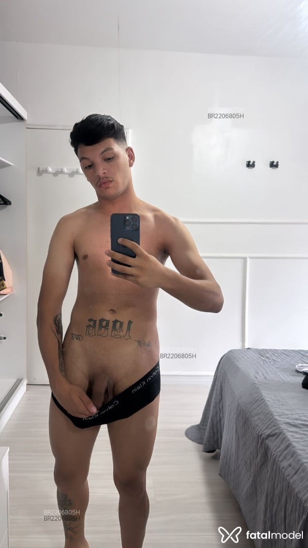 Acompanhante homem com cabelo castanho de olhos castanhos em São Paulo Acompanhante homem com cabelo castanho de olhos castanhos em São Paulo - Gustavo Almeida
