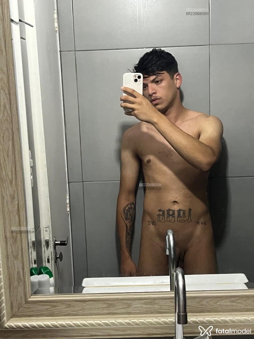 Acompanhante homem com cabelo castanho de olhos castanhos em São Paulo Acompanhante homem com cabelo castanho de olhos castanhos em São Paulo - Gustavo Almeida