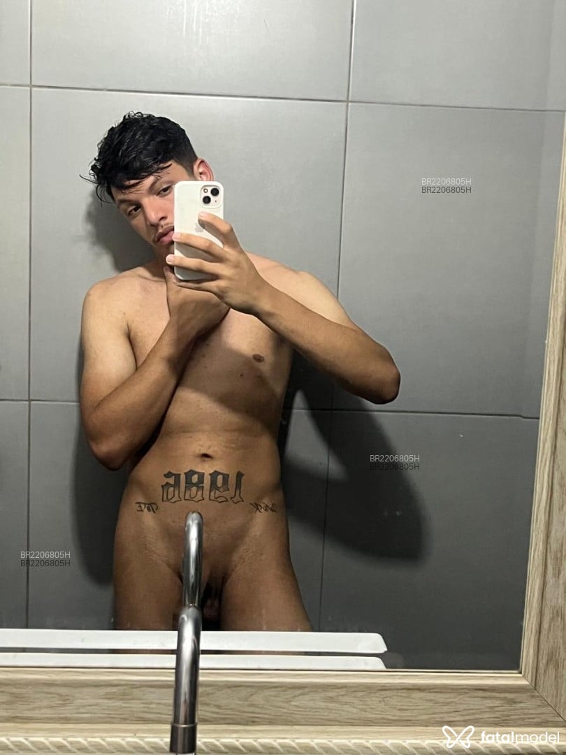Acompanhante homem com cabelo castanho de olhos castanhos em São Paulo Acompanhante homem com cabelo castanho de olhos castanhos em São Paulo - Gustavo Almeida