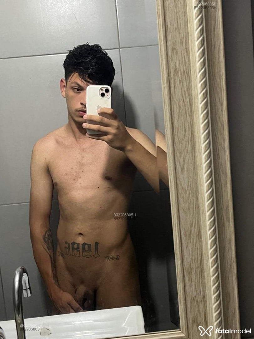 Acompanhante homem com cabelo castanho de olhos castanhos em São Paulo Acompanhante homem com cabelo castanho de olhos castanhos em São Paulo - Gustavo Almeida