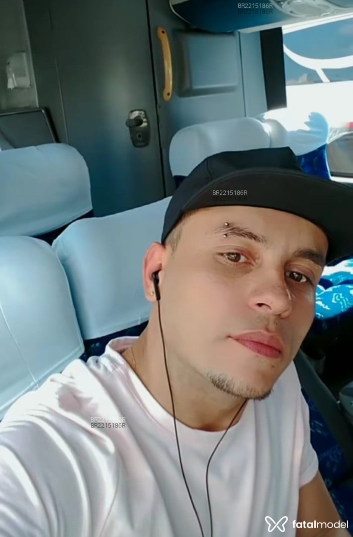 Acompanhante homem com cabelo castanho de olhos castanhos em Chapecó - Teffer
