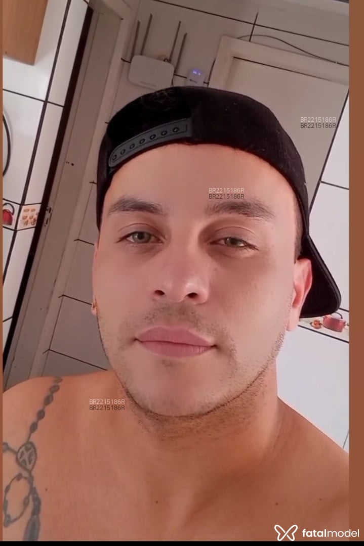 Acompanhante homem com cabelo castanho de olhos castanhos em Chapecó - Teffer