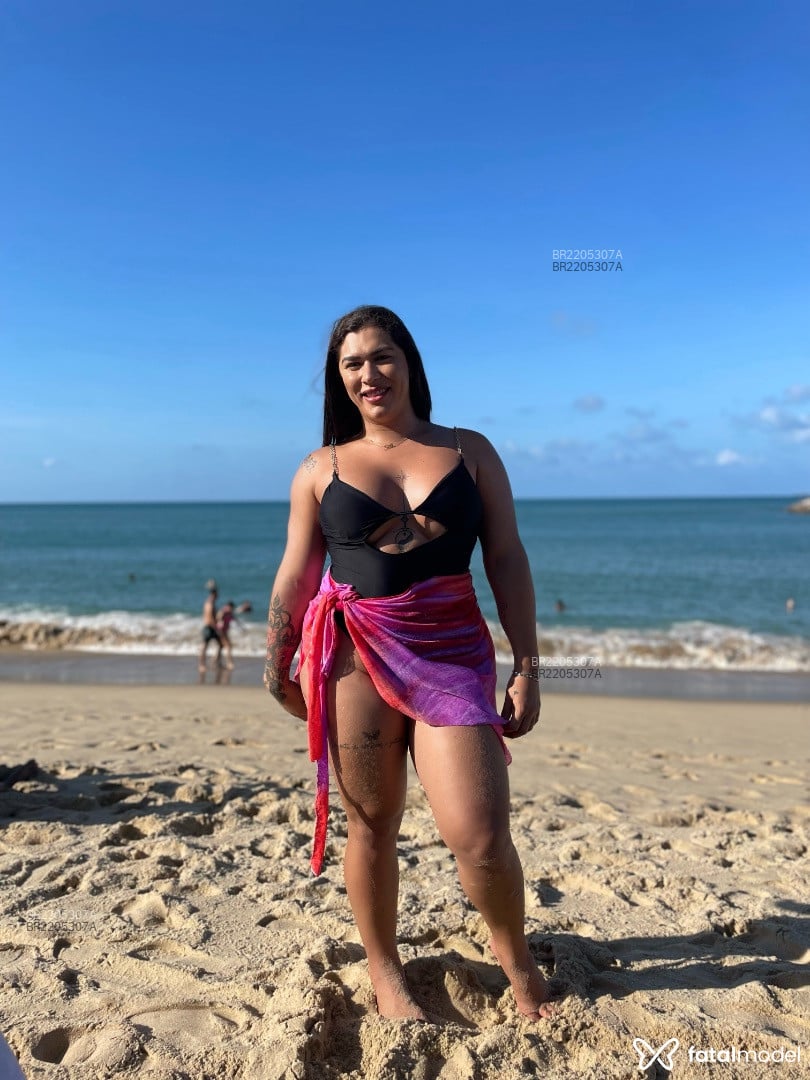 Acompanhante mulher trans com cabelo castanho de olhos castanhos em Fortaleza Acompanhante mulher trans com cabelo castanho de olhos castanhos em Fortaleza - Artista