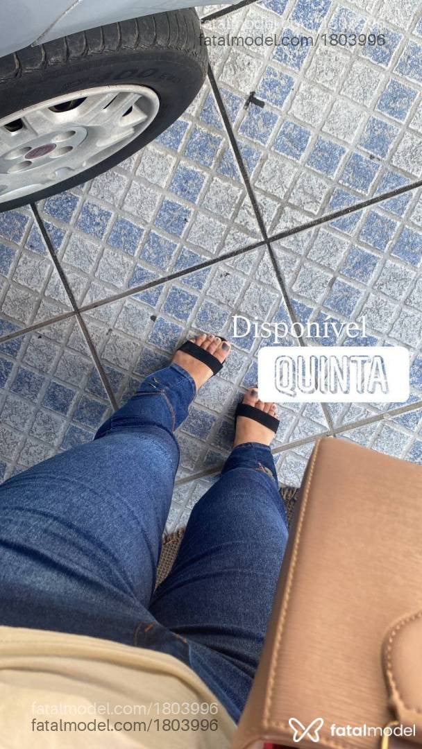 Acompanhante mulher morena (o) de olhos pretos - Mary