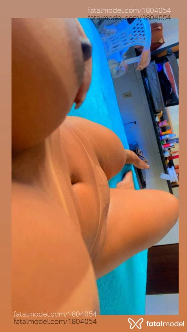 Acompanhante mulher morena (o) de olhos pretos - Kaline