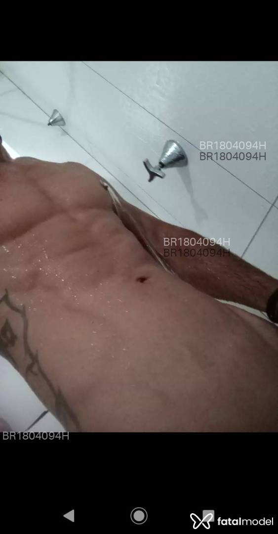 Acompanhante homem com cabelo castanho de olhos castanhos em Balneário Camboriú - O massagistântrico