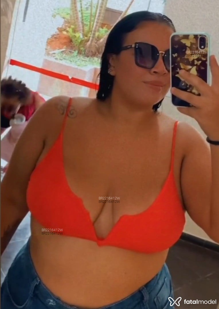 Acompanhante mulher com cabelo castanho de olhos castanhos em Praia Grande - Jenifer