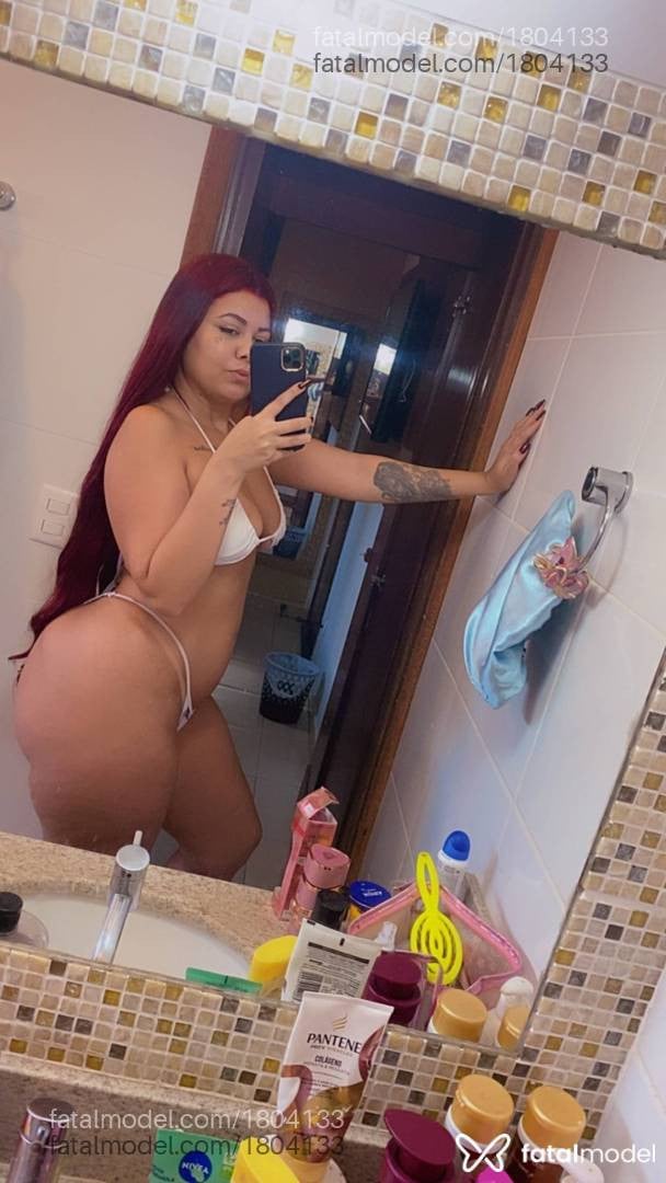 Acompanhante mulher ruiva (o) de olhos castanhos - Christal