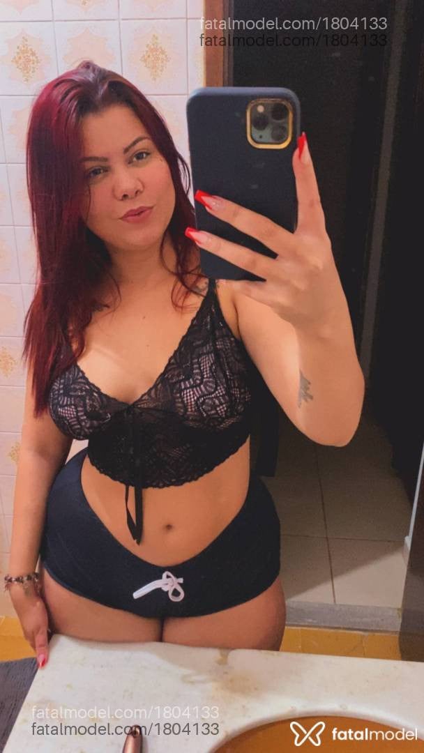 Acompanhante mulher ruiva (o) de olhos castanhos - Christal