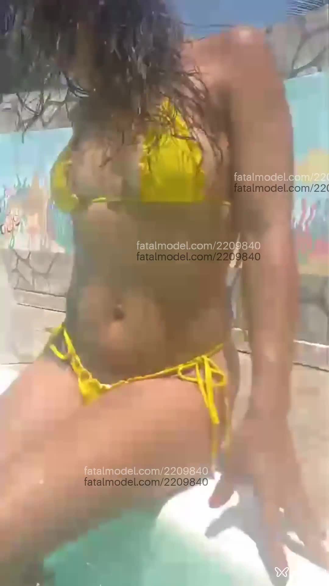 Acompanhante mulher loira (o) de olhos verdes em Rio de Janeiro - Denguinho