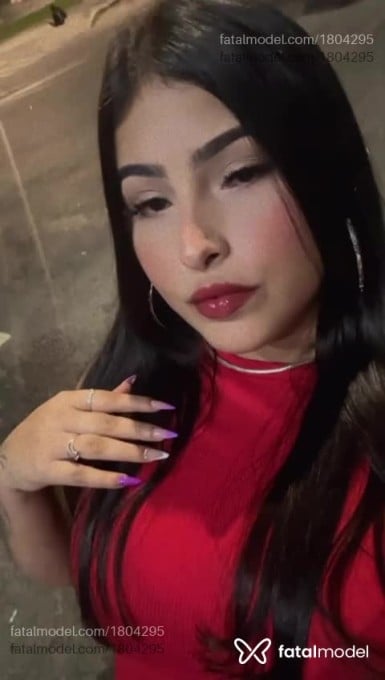 Acompanhante mulher morena (o) de olhos pretos em Resende - Mel Mendes