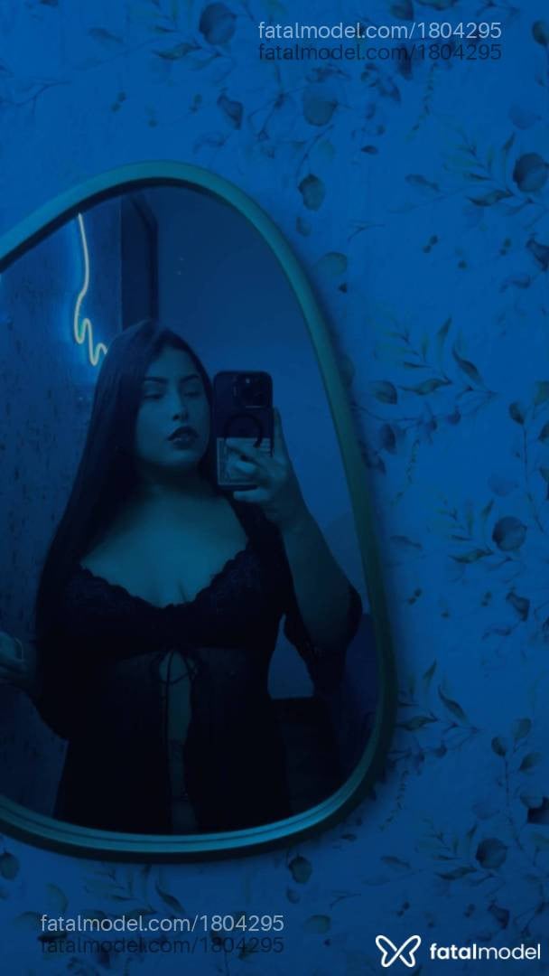 Acompanhante mulher morena (o) de olhos pretos em Resende - Mel Mendes