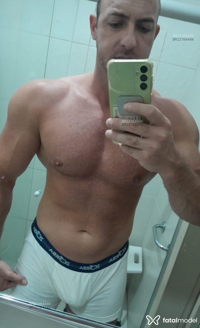 Acompanhante homem loira (o) de olhos mel em Balneário Camboriú - Rafael
