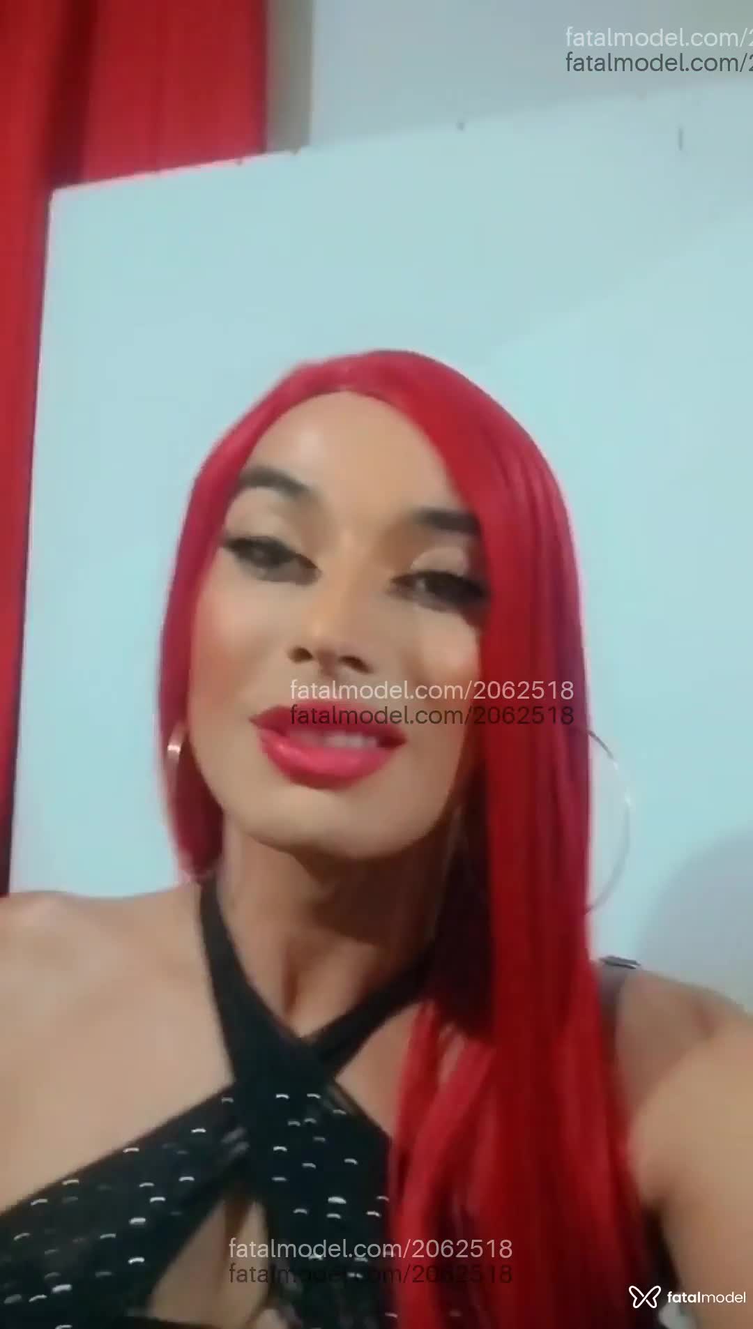 Acompanhante mulher trans com cabelo castanho de olhos castanhos em Jacutinga - Thalita Ioozy