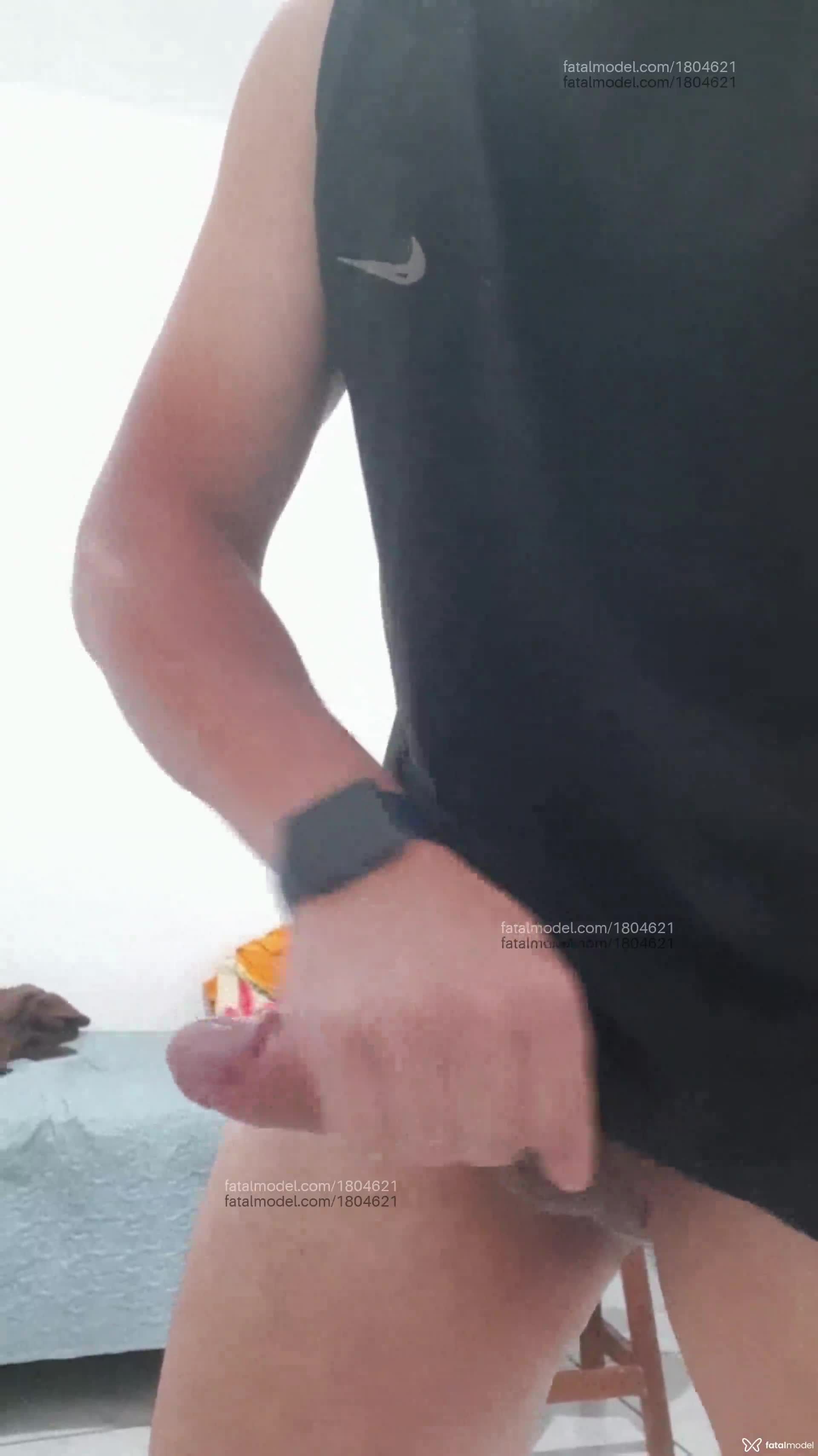Acompanhante homem com cabelo castanho de olhos castanhos - Rodrigo Acompanhante homem com cabelo castanho de olhos castanhos - Rodrigo