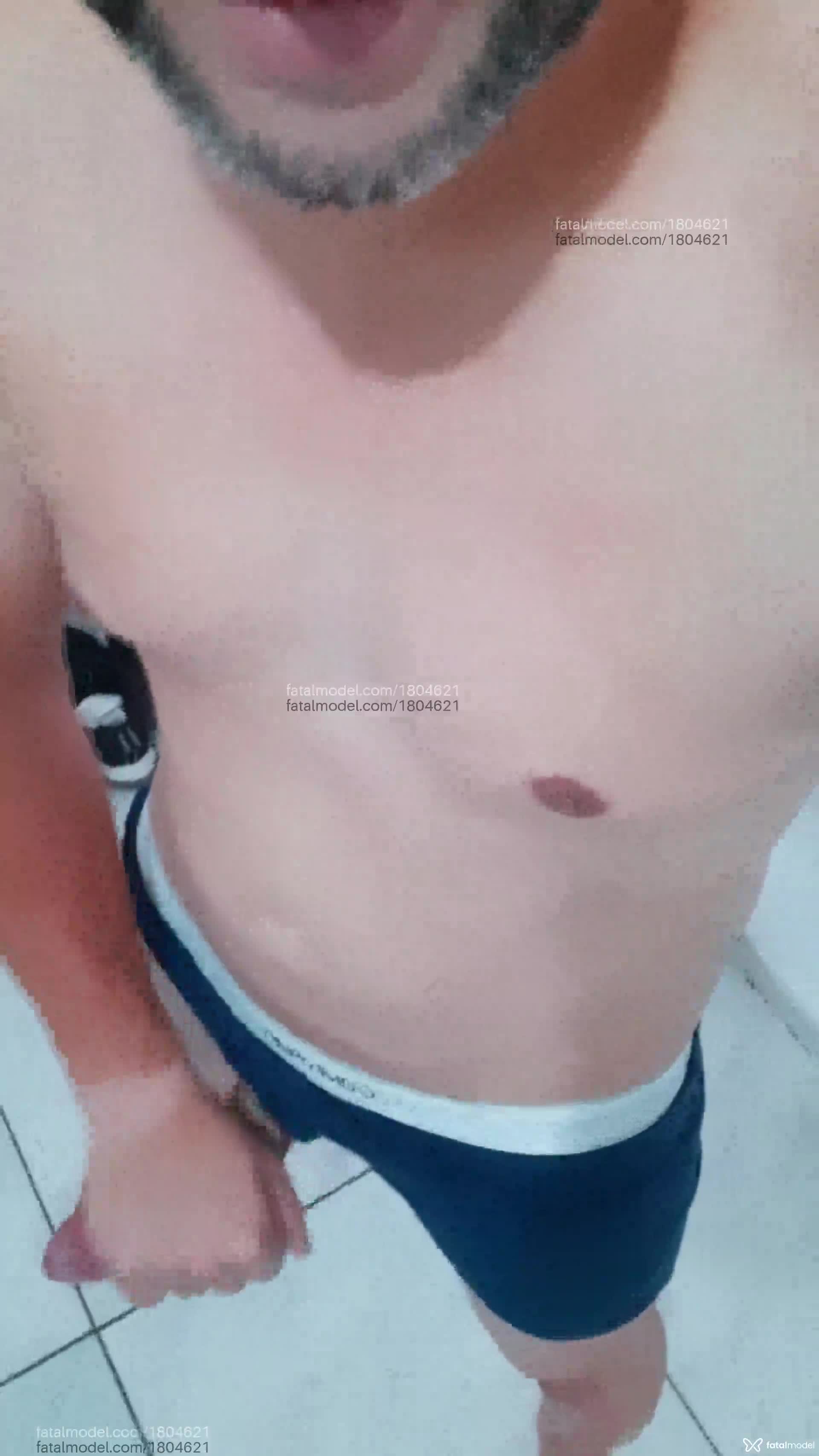 Acompanhante homem com cabelo castanho de olhos castanhos - Rodrigo Acompanhante homem com cabelo castanho de olhos castanhos - Rodrigo