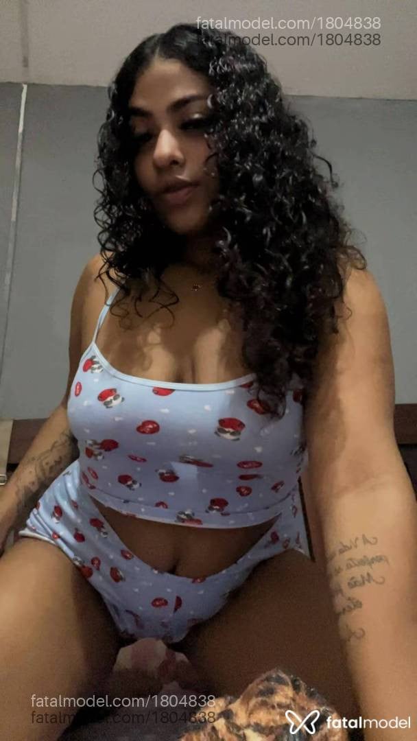 Acompanhante mulher com cabelo castanho de olhos castanhos - Victoria