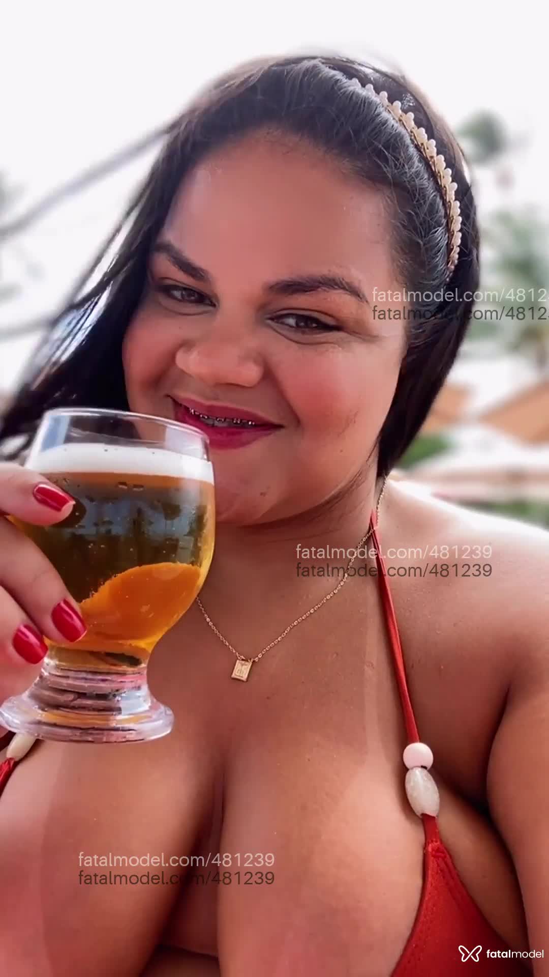 Acompanhante mulher com cabelo castanho de olhos castanhos - Melissa