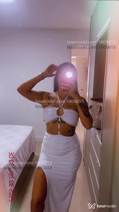 Acompanhante mulher morena (o) de olhos castanhos - Camila Acompanhante mulher morena (o) de olhos castanhos - Camila