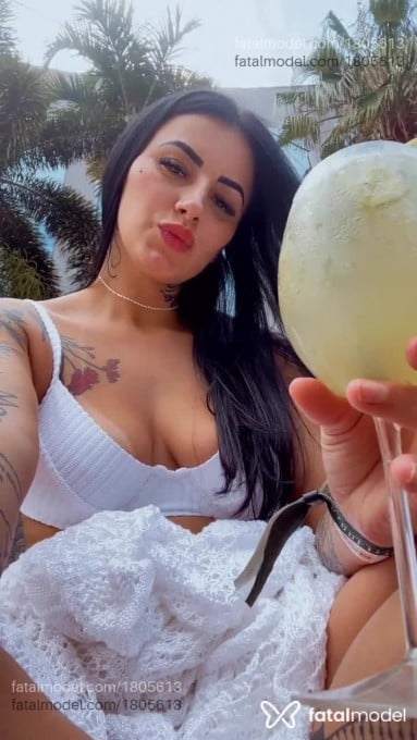 Acompanhante mulher morena (o) de olhos castanhos em Itapema - Camila
