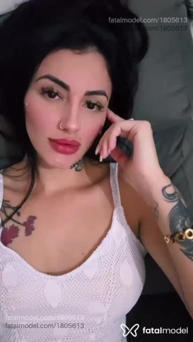 Acompanhante mulher morena (o) de olhos castanhos em Itapema - Camila