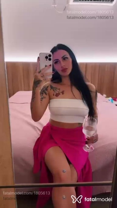 Acompanhante mulher morena (o) de olhos castanhos em Itapema - Camila